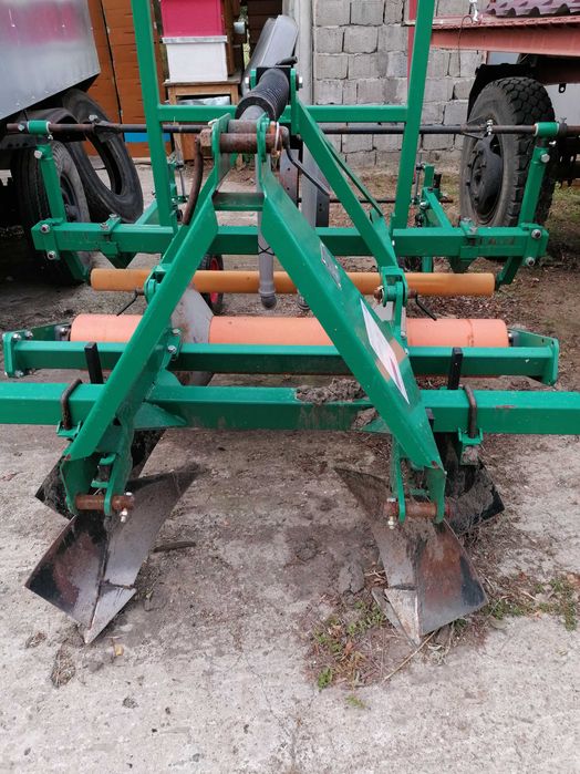 Mașina de bilonat pentru capsuni