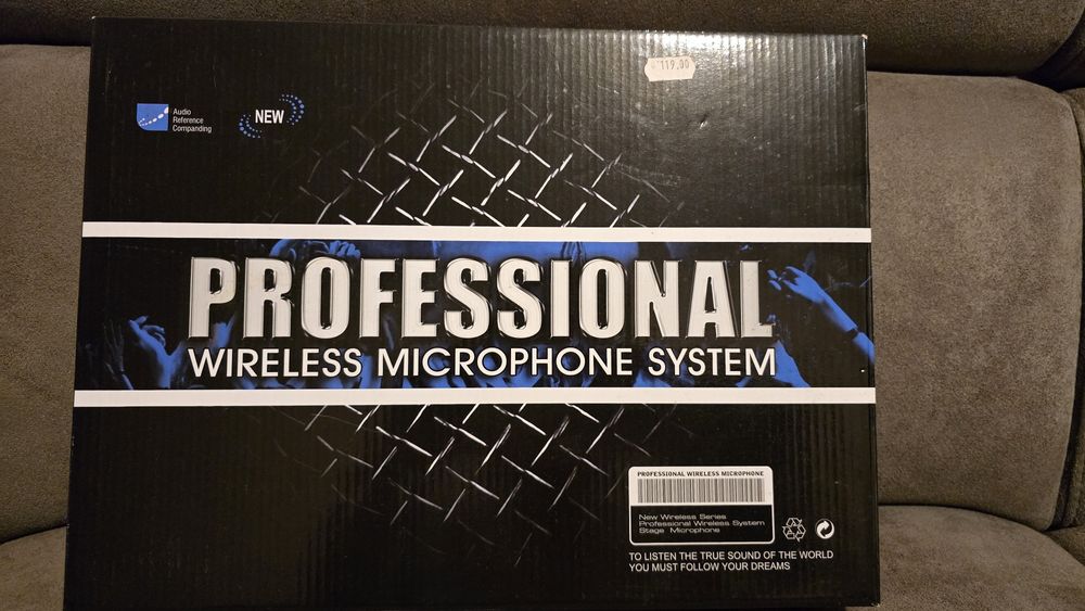 Професионален безжичен микрофонен комплект BK901 –