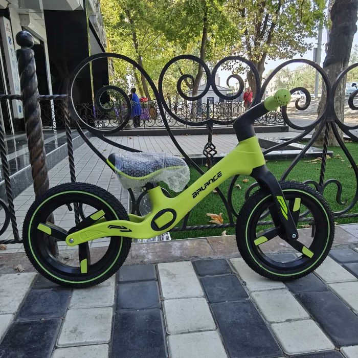 Беговелы детские, 12-14 размер.