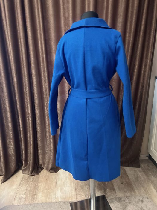 Дамско синьо палто с колан