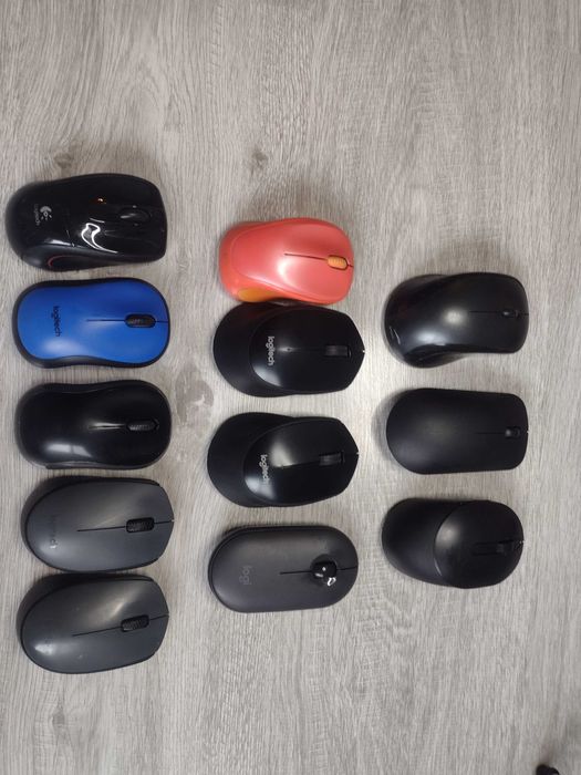 Лот 12 броя безжични мишки Logitech