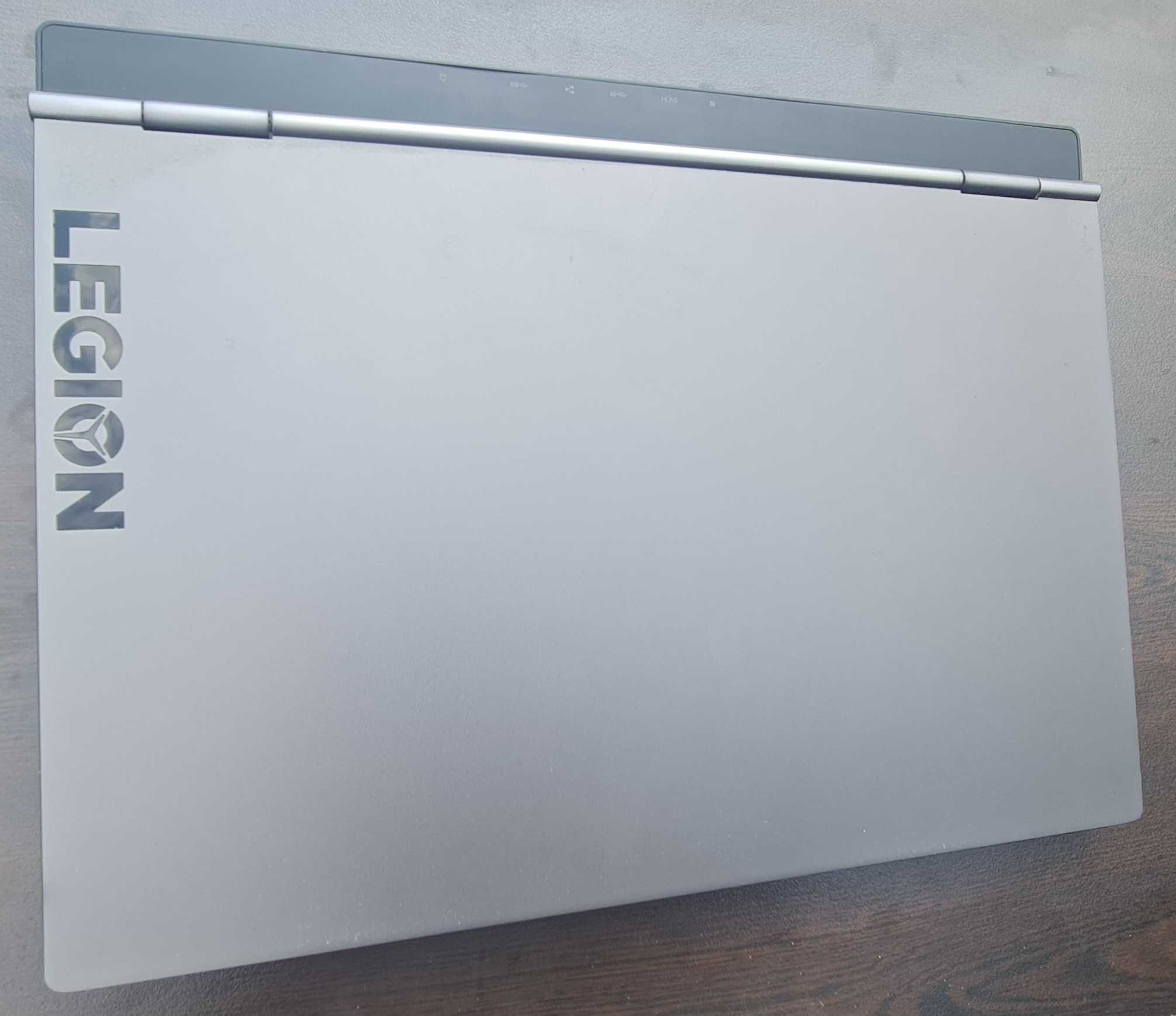 Lenovo legion y740/ 17.3 / 144hz/ RTX2070 8GB