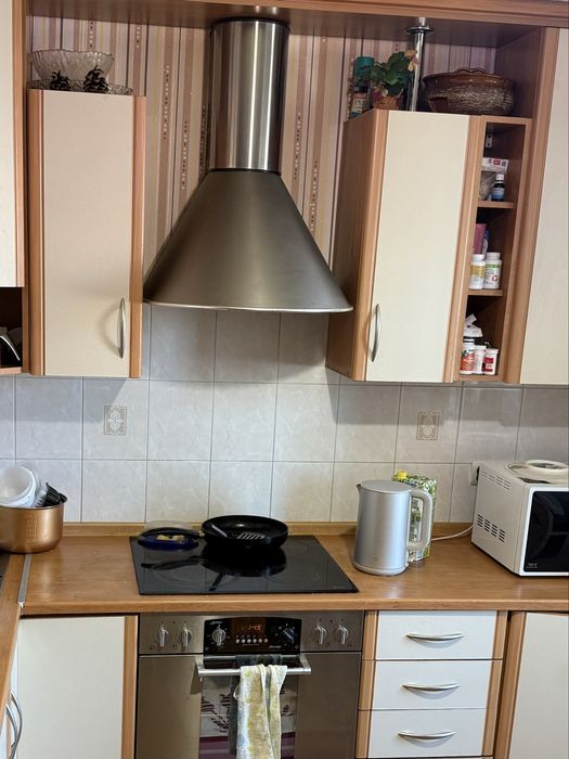 Кухонная вытяжка в хорошем состояние