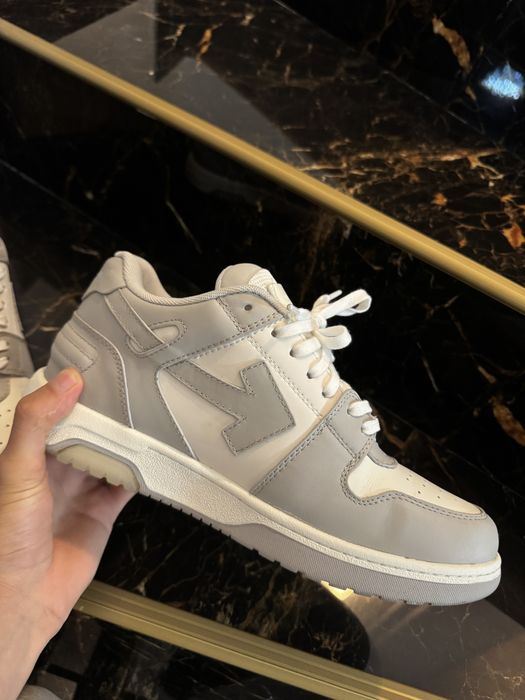 Off white out of office 44