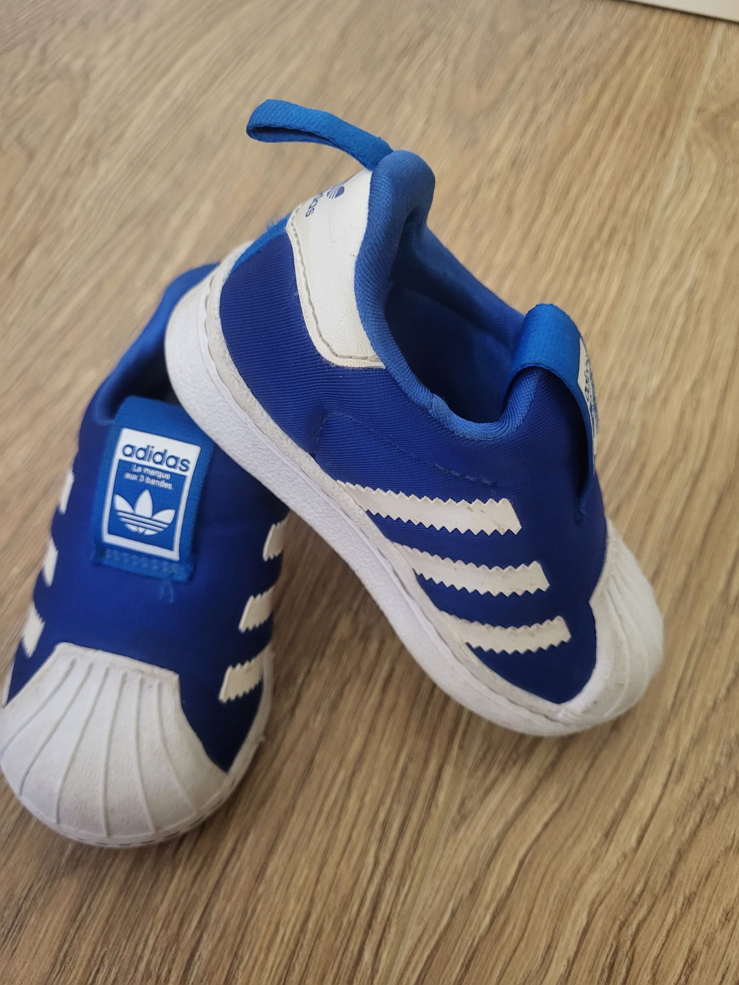 Adidasi bebe Adidas Superstar marimea 19