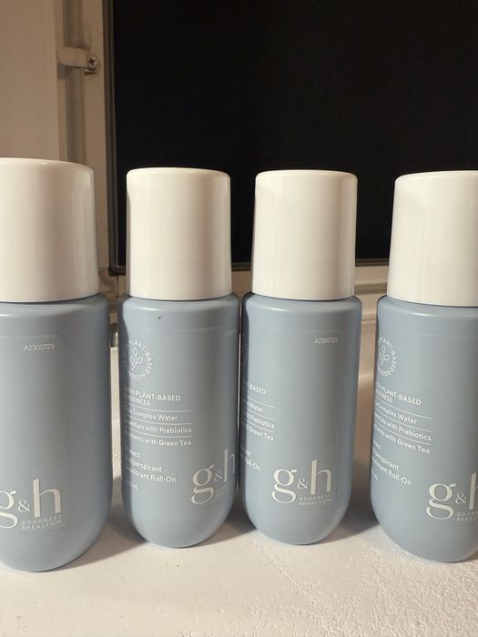 4 Antiperspirant deodorant Roll-on