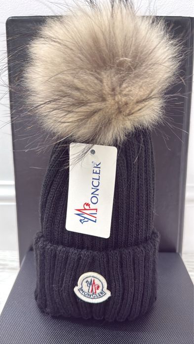 Caciula Moncler noua cu eticheta