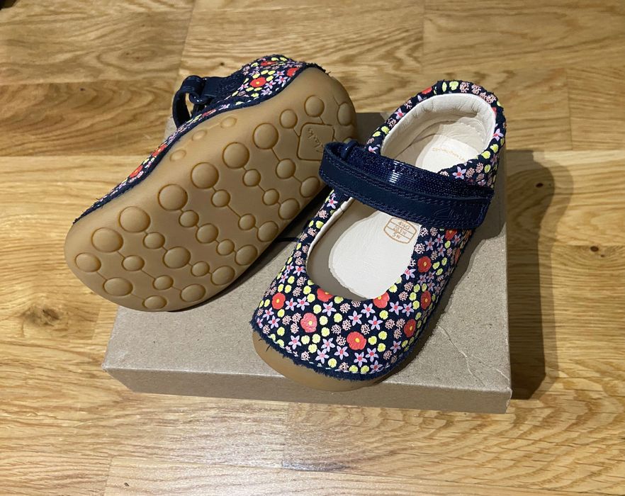 Нови детски обувки Clark’s