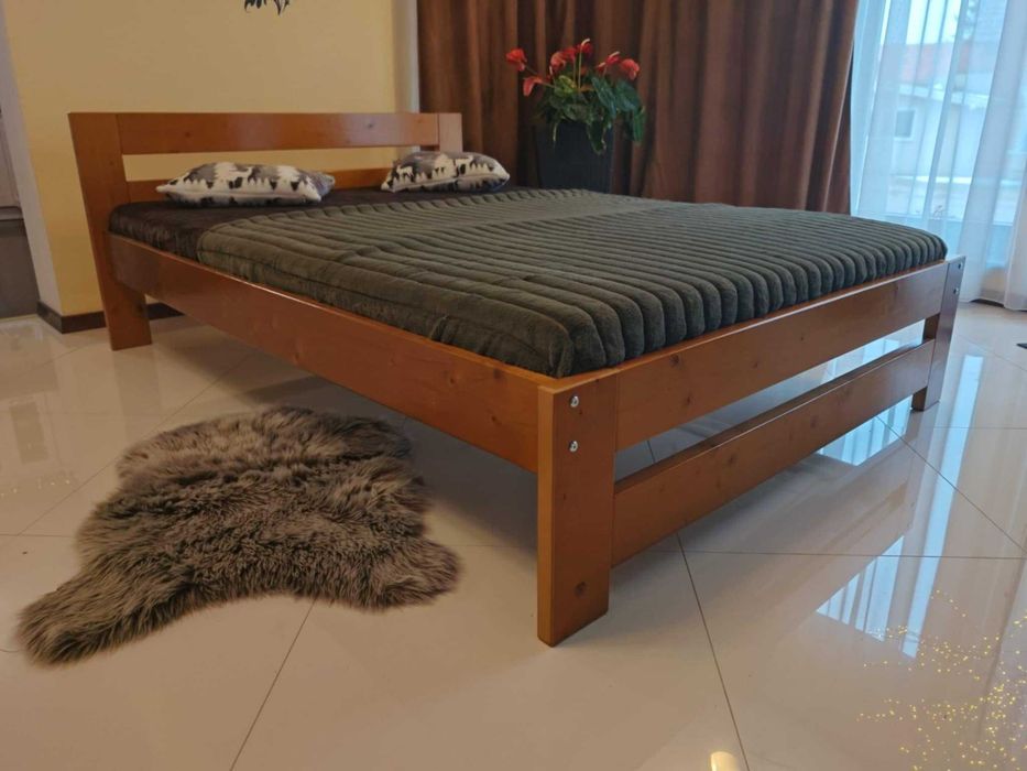Pat din lemn masiv model Levis  160x200 Nuc