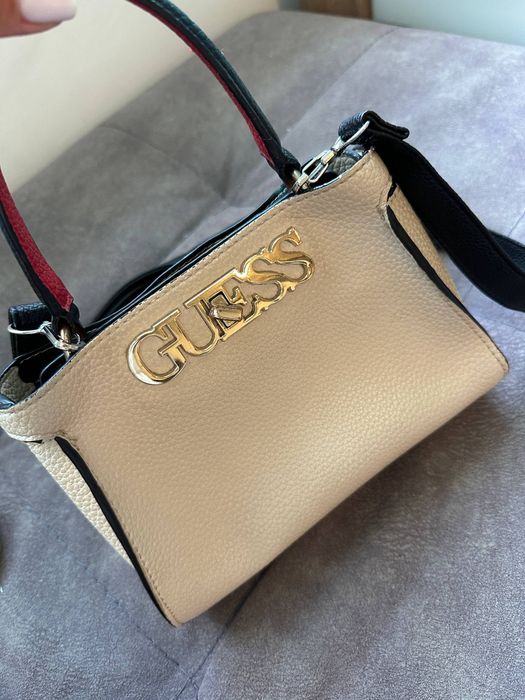 Дамска чанта Guess