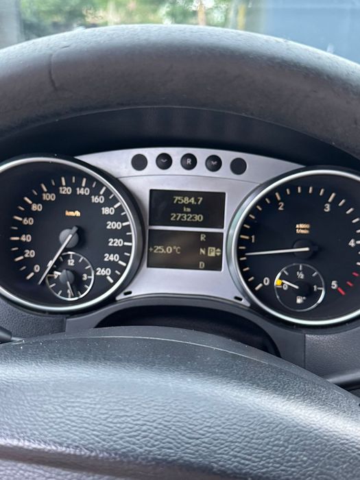 Vând Mercedes ml
