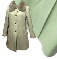 Палто от кашмир с яка от естествен косъм в цвят светло зелен