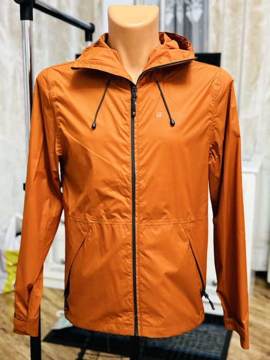 Super ofertă, 2 geci de la brandul TOMMY HILFIGER