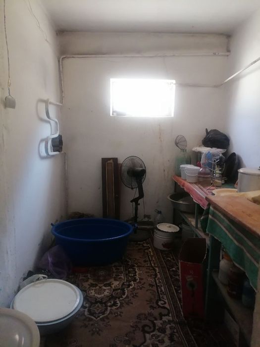 Назарбек пустидан 8 кламетир кирганда 8 сутки ховли  сотилади ер хисоб