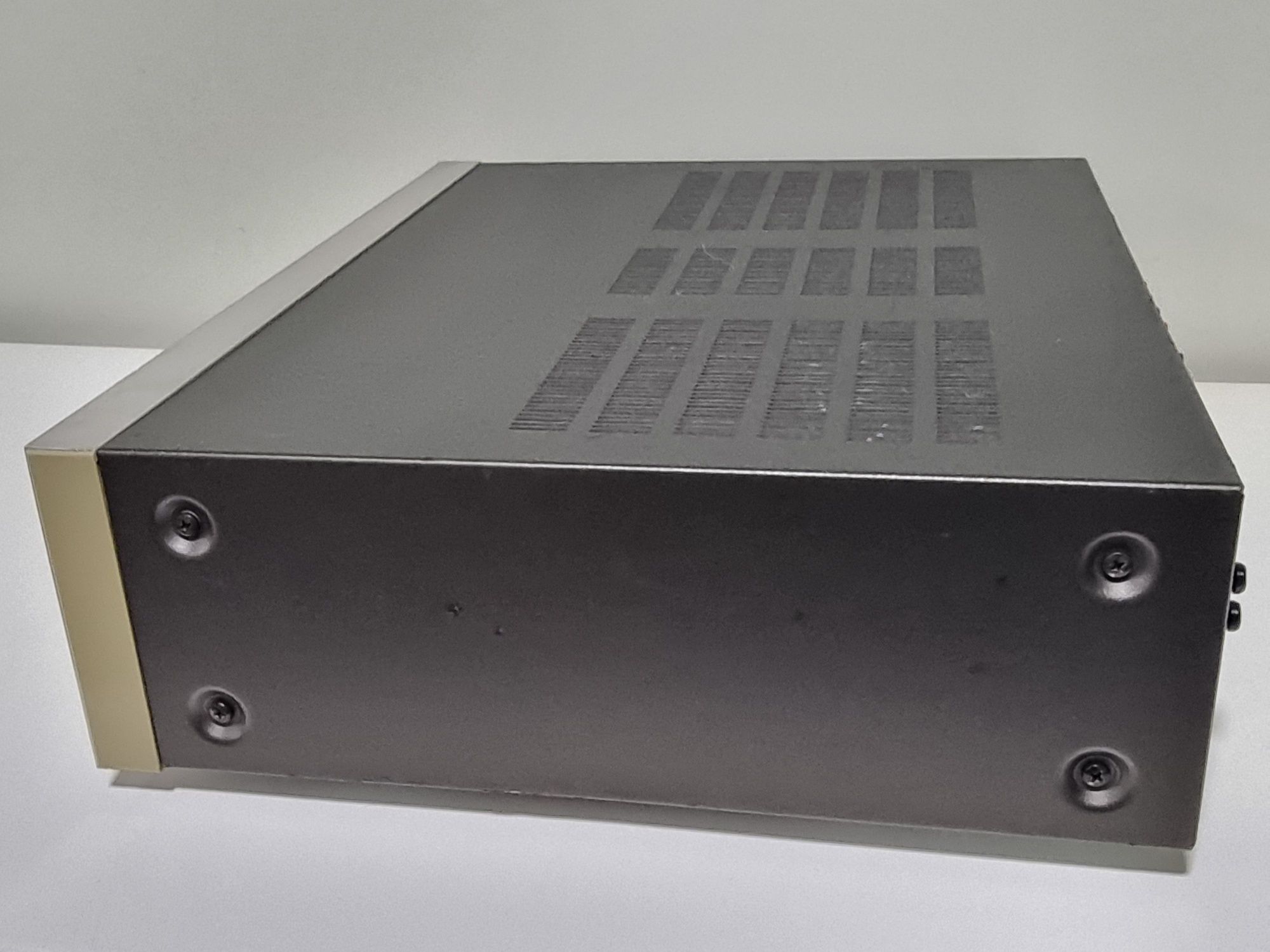 Harman/Kardon PM660 integrated amplifier