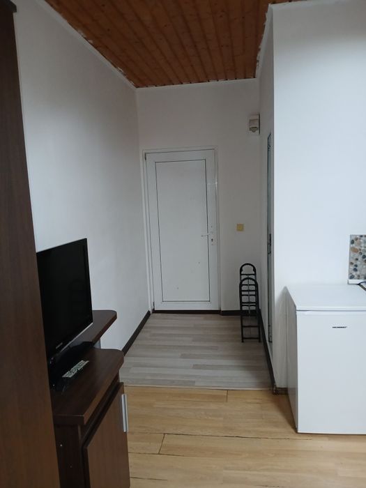 Particular închiriez garsoniera centru