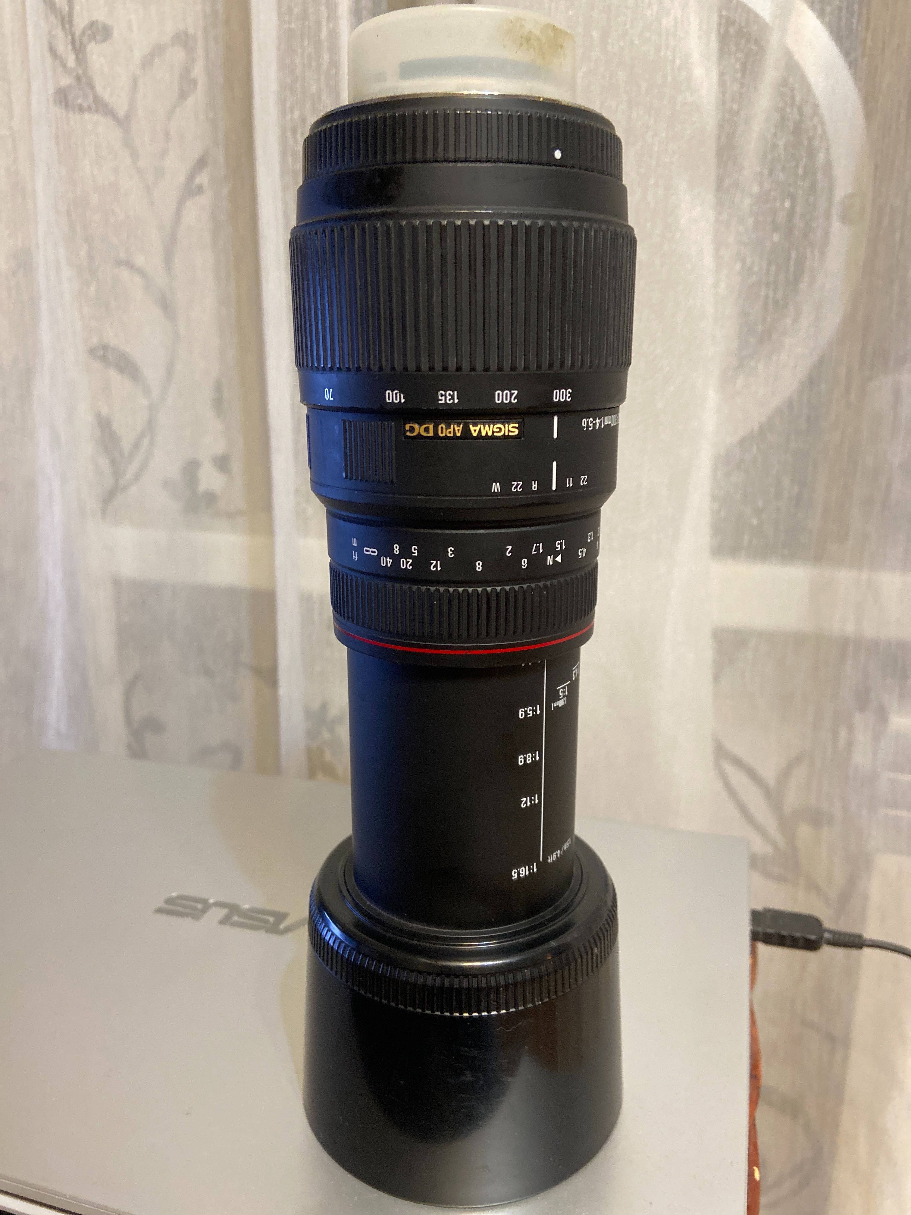 Продам SIGMA  объектив  на  NIKON  70 -300