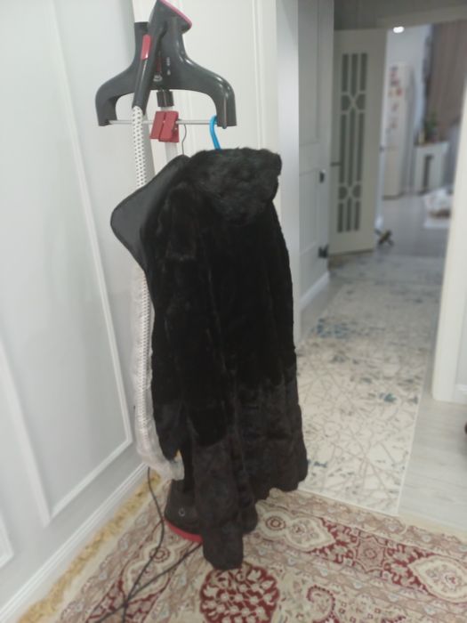 Продам женскую норковую шубу, б/у размер 46, в хорошем состоянии.