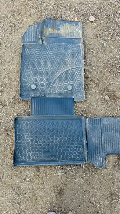 Полики от лада веста 5000 тг