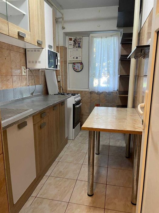 Vand apartament cu 2 camere in Berceni, parter,