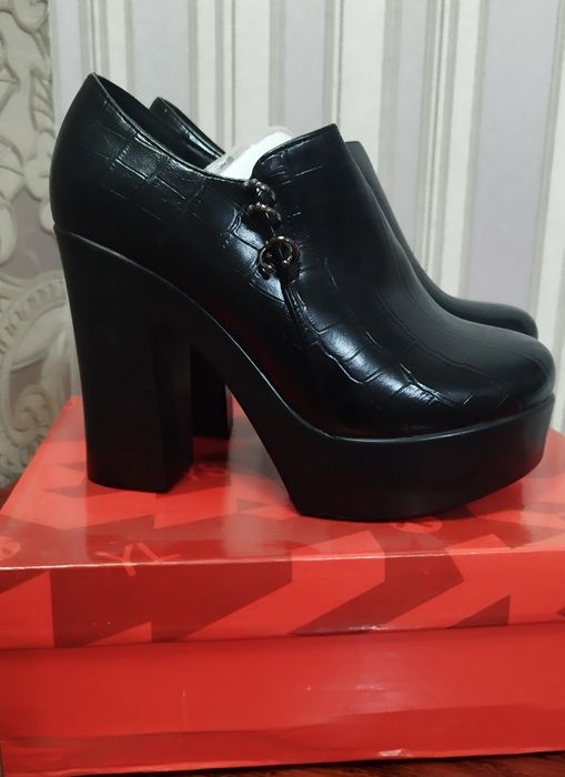 Продается женская обувь