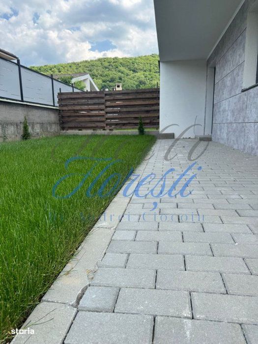 Casa tip cvadriplex 4 camere, 150 mp, Zona Sub Cetate