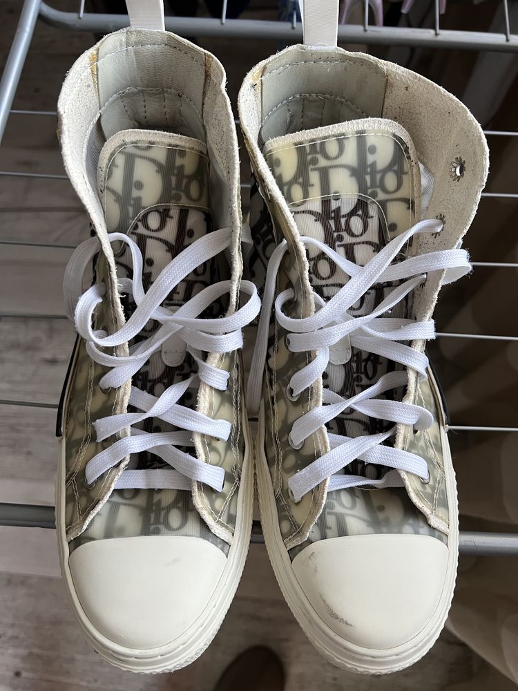 Dior b23.