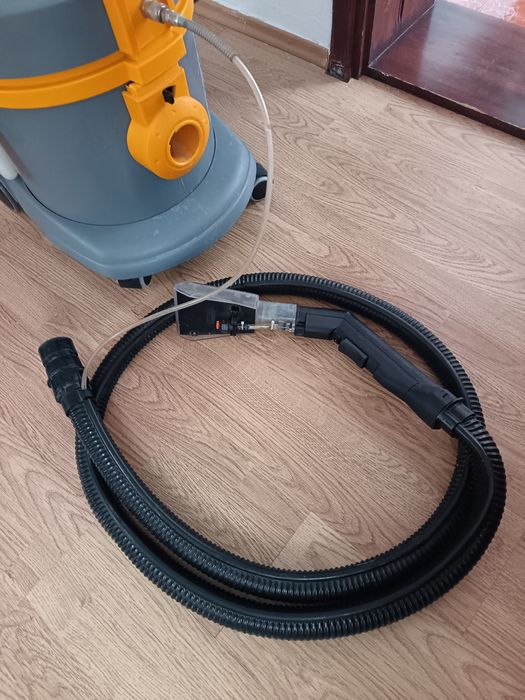 Aspirator injecție-extracție cu apă