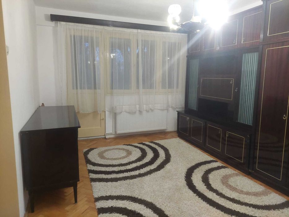 Ofer spre închiriere apartament 2 camere – Dâmbu Pietros, lângă Poștă