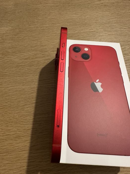 Продавам Iphone 13 red