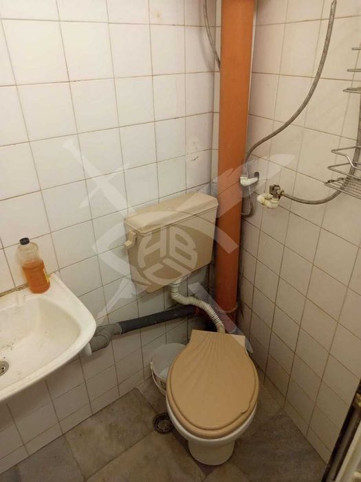 Дава се под наем Едностаен апартамент в Варна, Център - 30 кв.м за 224.4 € - Снимка #5