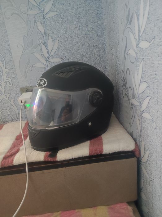 Продам шлем для скутера