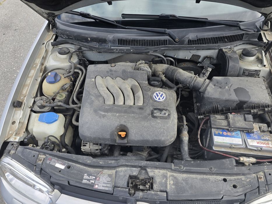 Vând vw golf 4 .