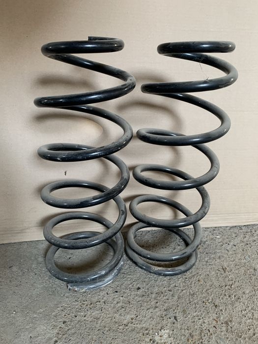 Задние пружины Тойота Прадо 120