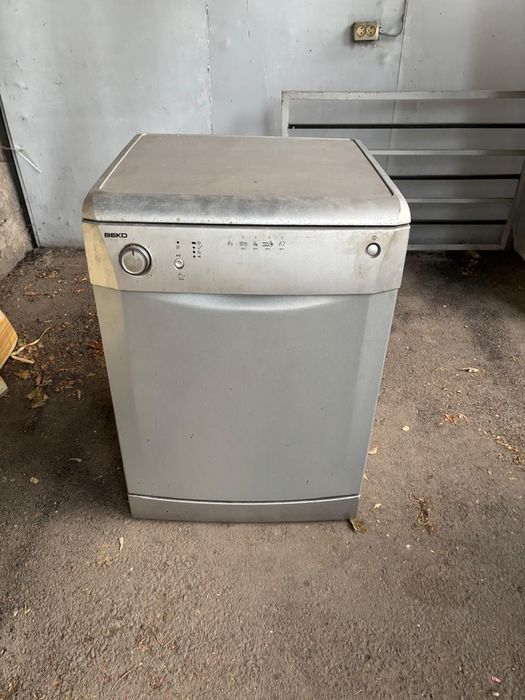 Продам посудомоечную машину