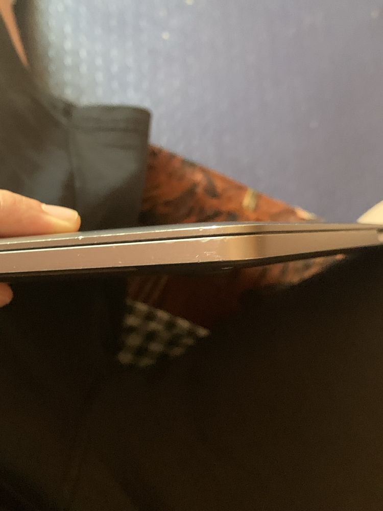 MacBook Pro 13” / Touch Bar/ i7 / 16GB 500GB SSD Много добро състояние