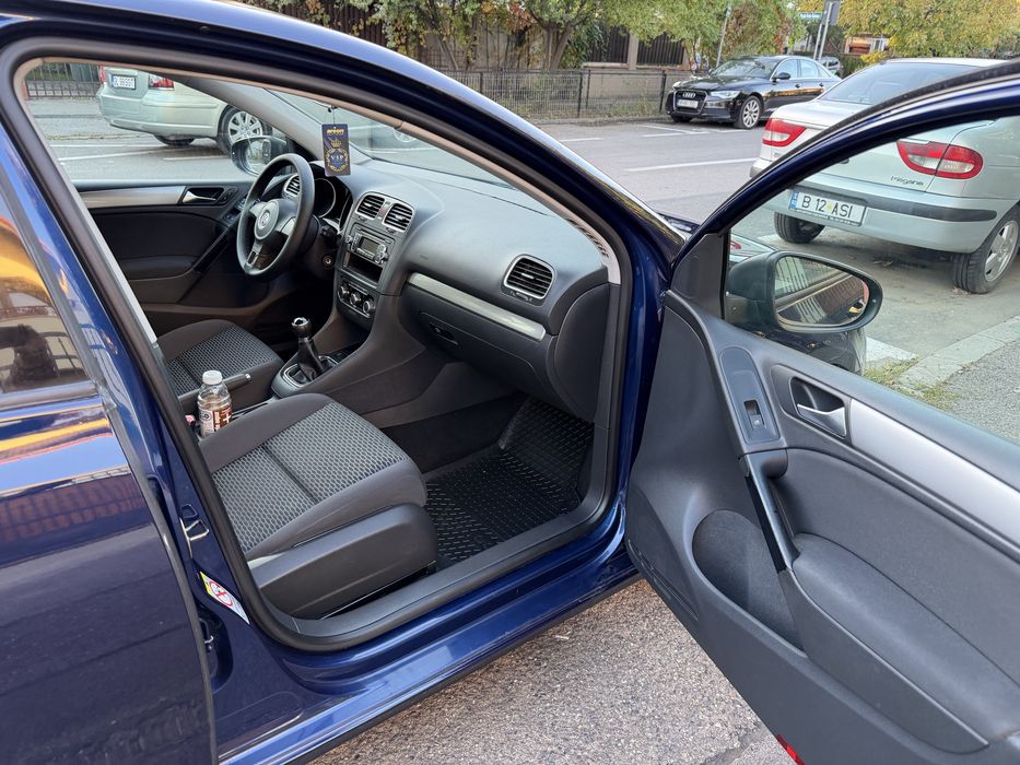 Volkswagen Golf 6 • 1.6 TDI 105CP • 2010 • Euro 5 • Albastru
