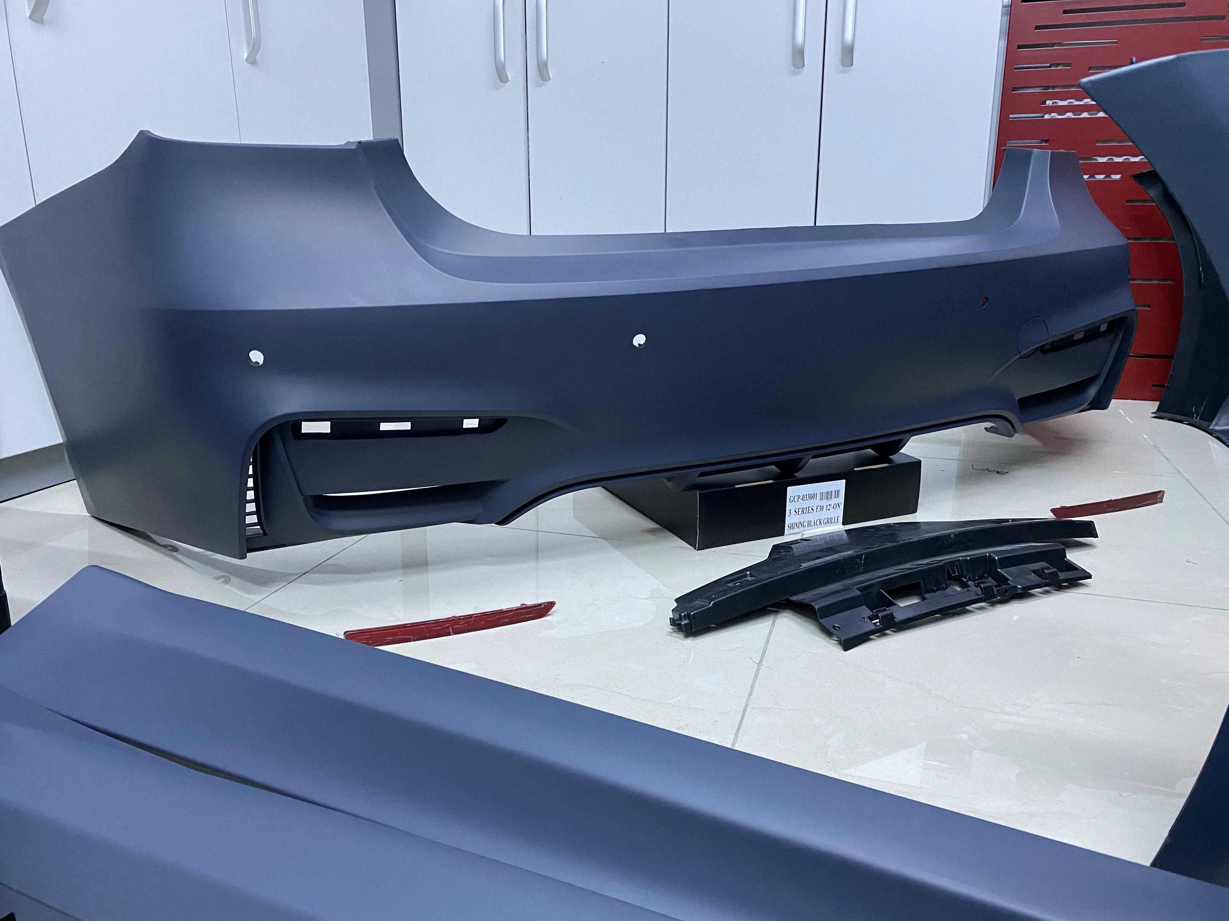 Pachet Exterior Body Kit M3 EVO CS Compatibil cu Seria 3 F30 2012-2017