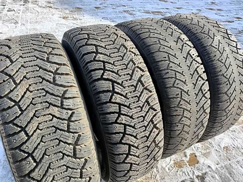 Шины 235/75 R15 - "Tunga Nordway" (Россия), шипованные.