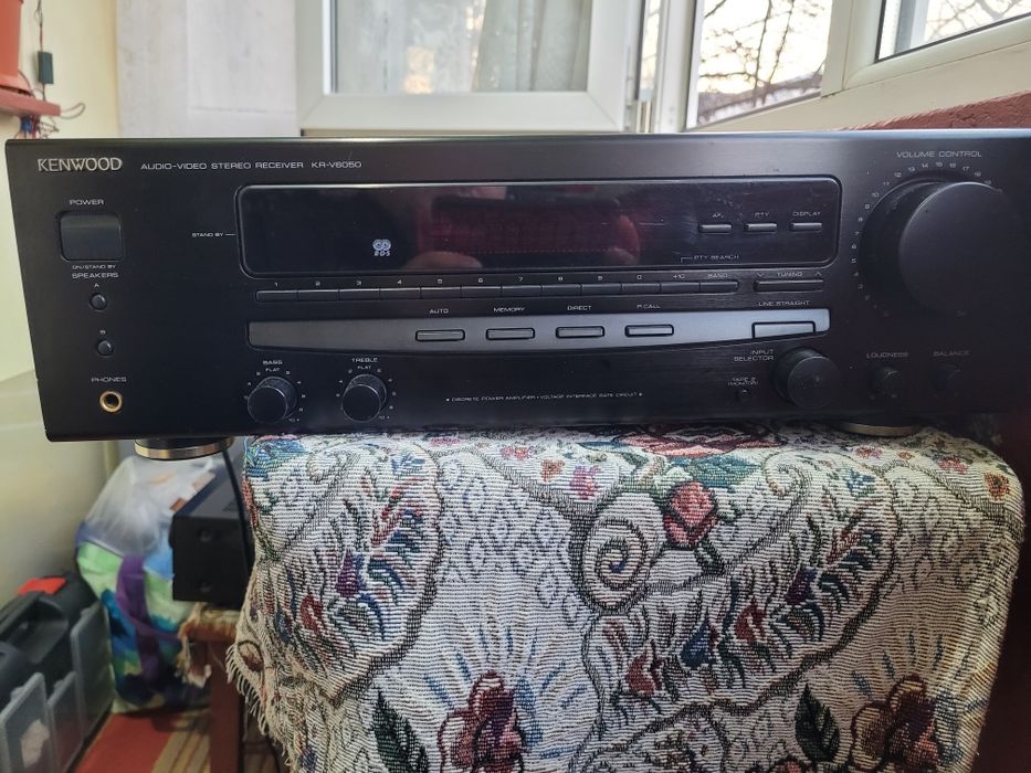 Vând amplituner Kenwood KR-V6050