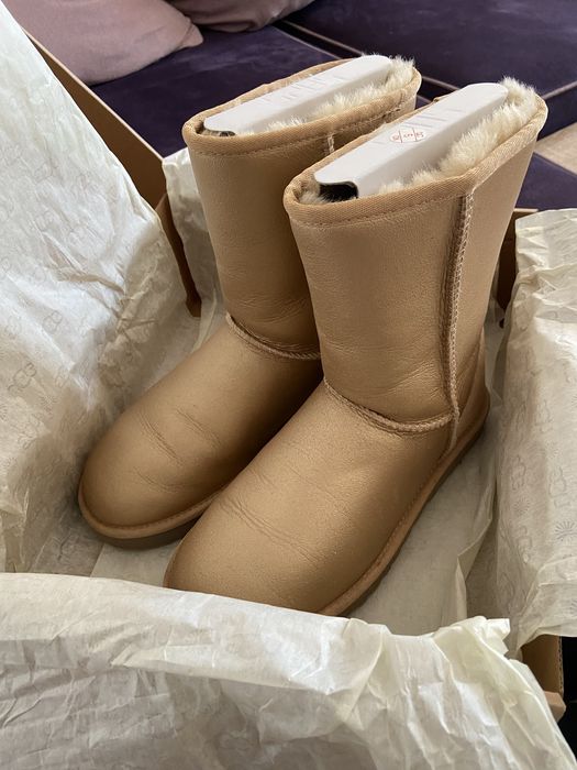 Cizme ghete UGG nr. 38 (7) Classic Short Metallic Gold