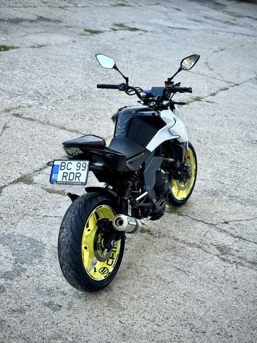 Motocicleta CFMoto 650NK ABS 2023