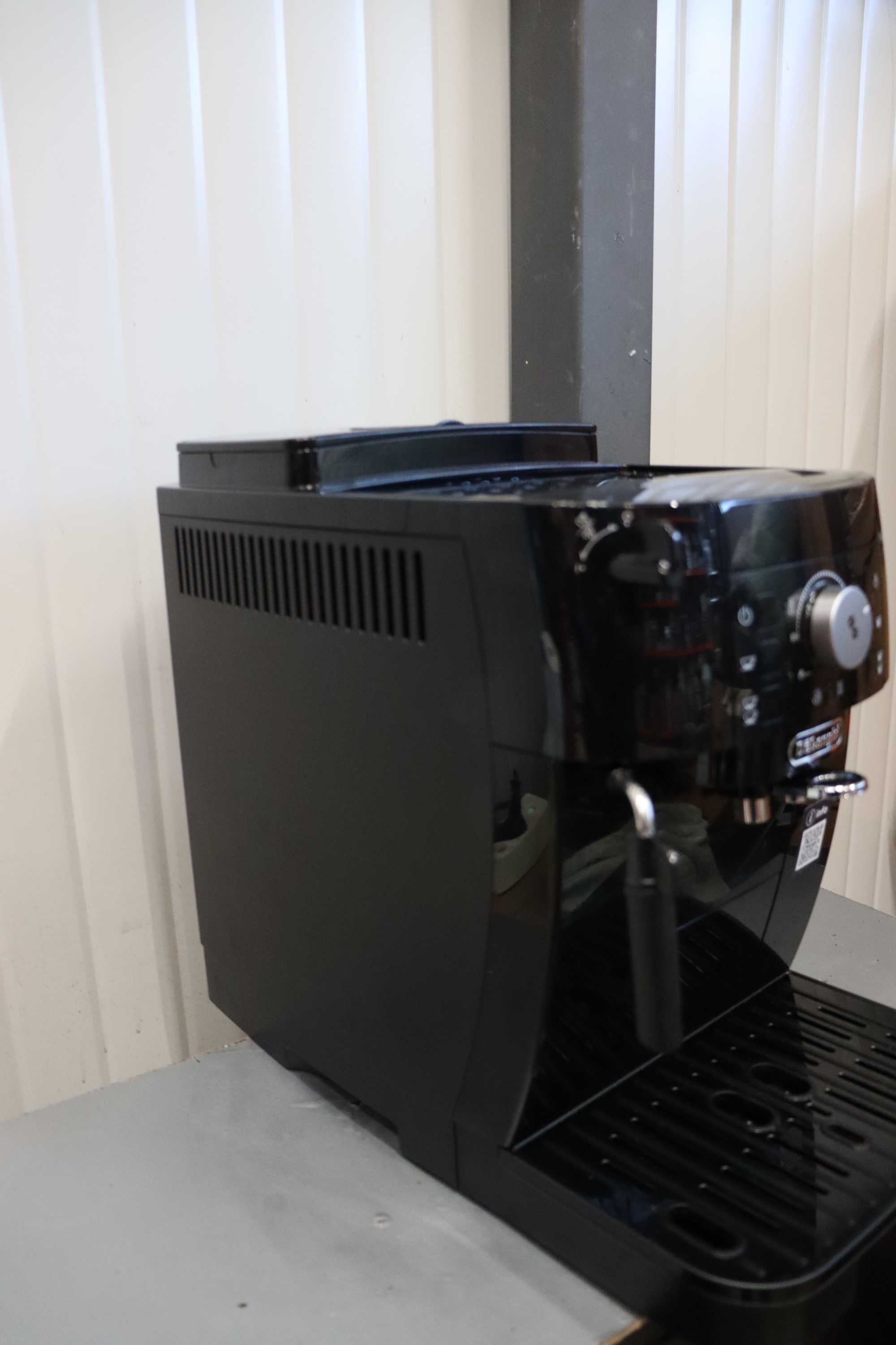 De'Longhi Magnifica S ECAM11.112.B, Автоматична кафемашина, 1450W