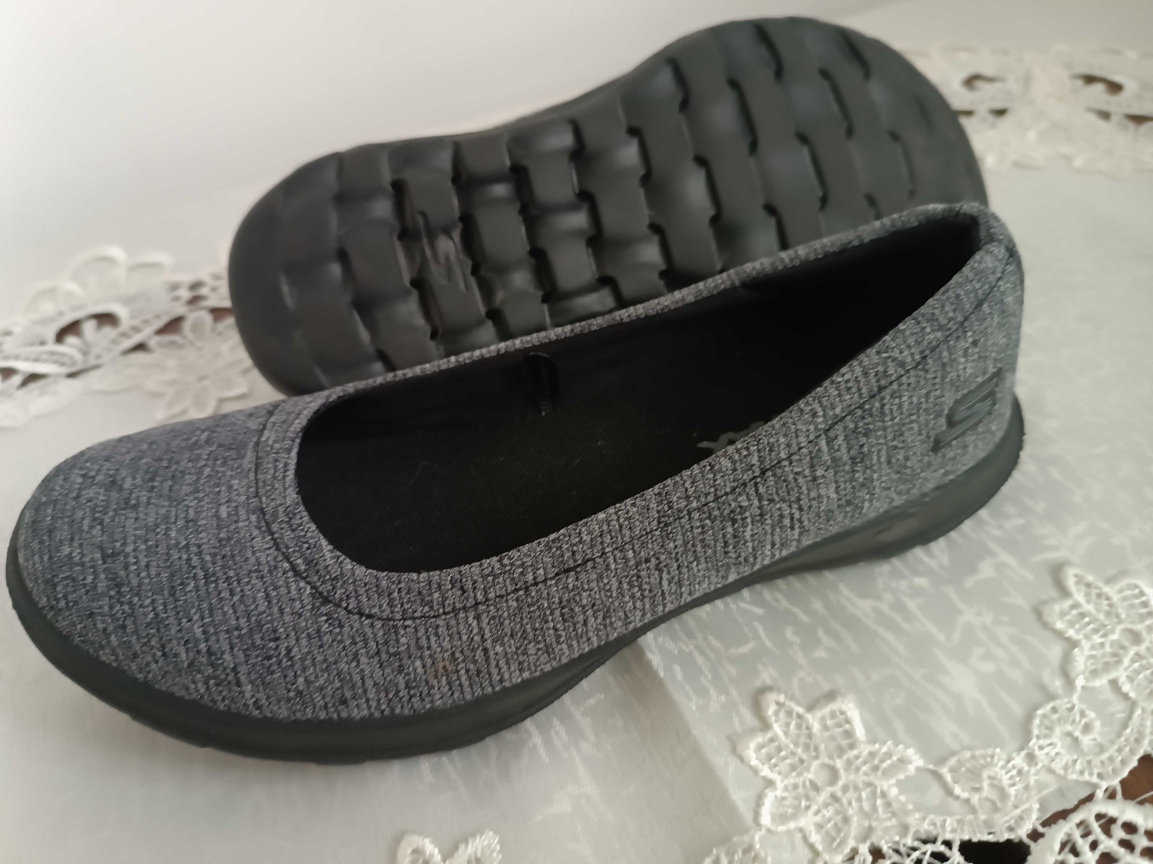 Skechers удобни .