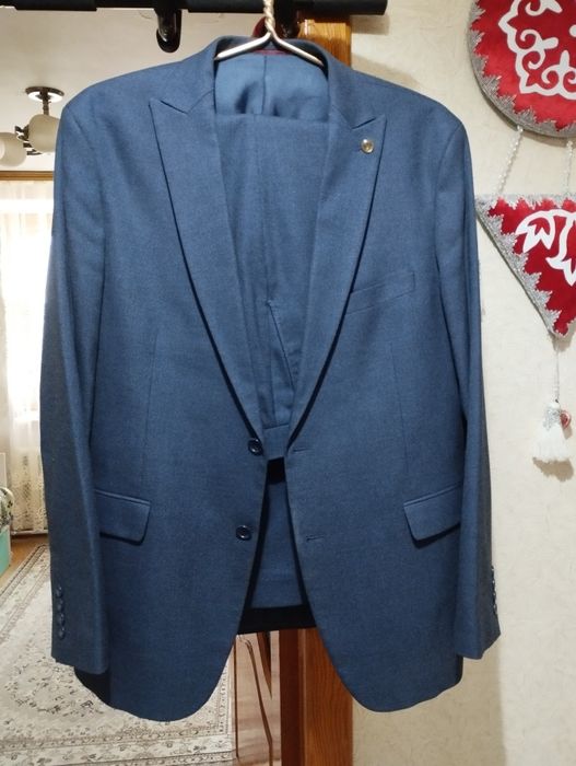 Продам мужской костюм