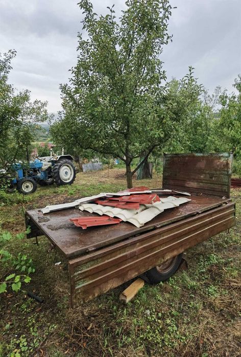 Tractor Ford 4000 cu utilaje
