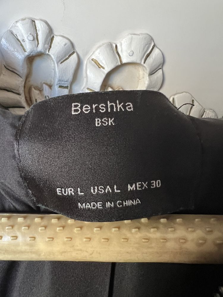 Geaca Blana Bershka