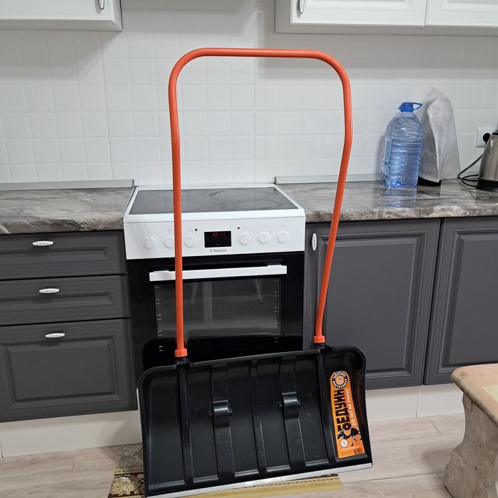 Скрепер для уборки снега