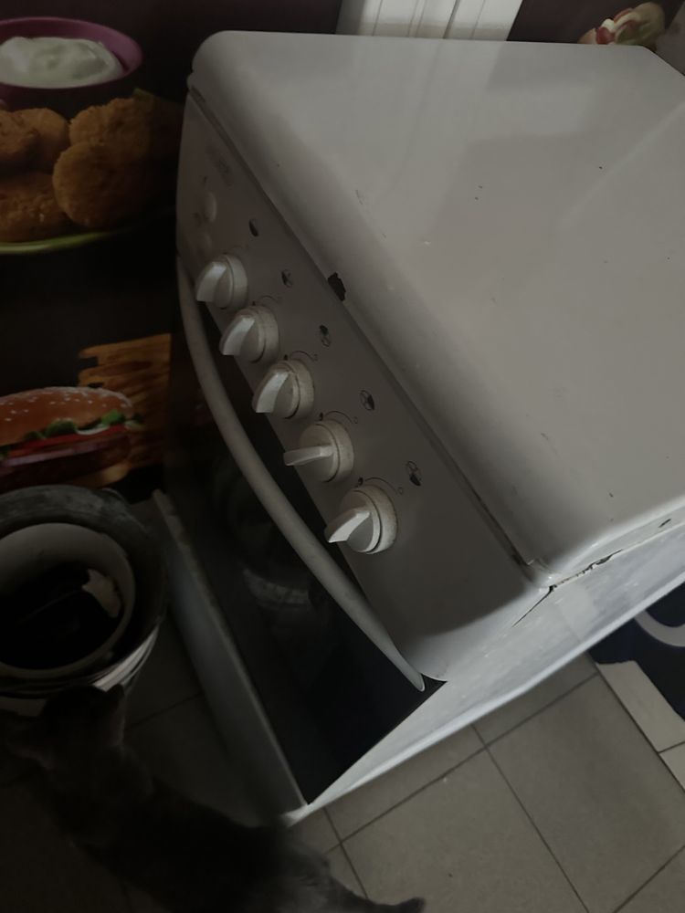 Продам газовую плиту