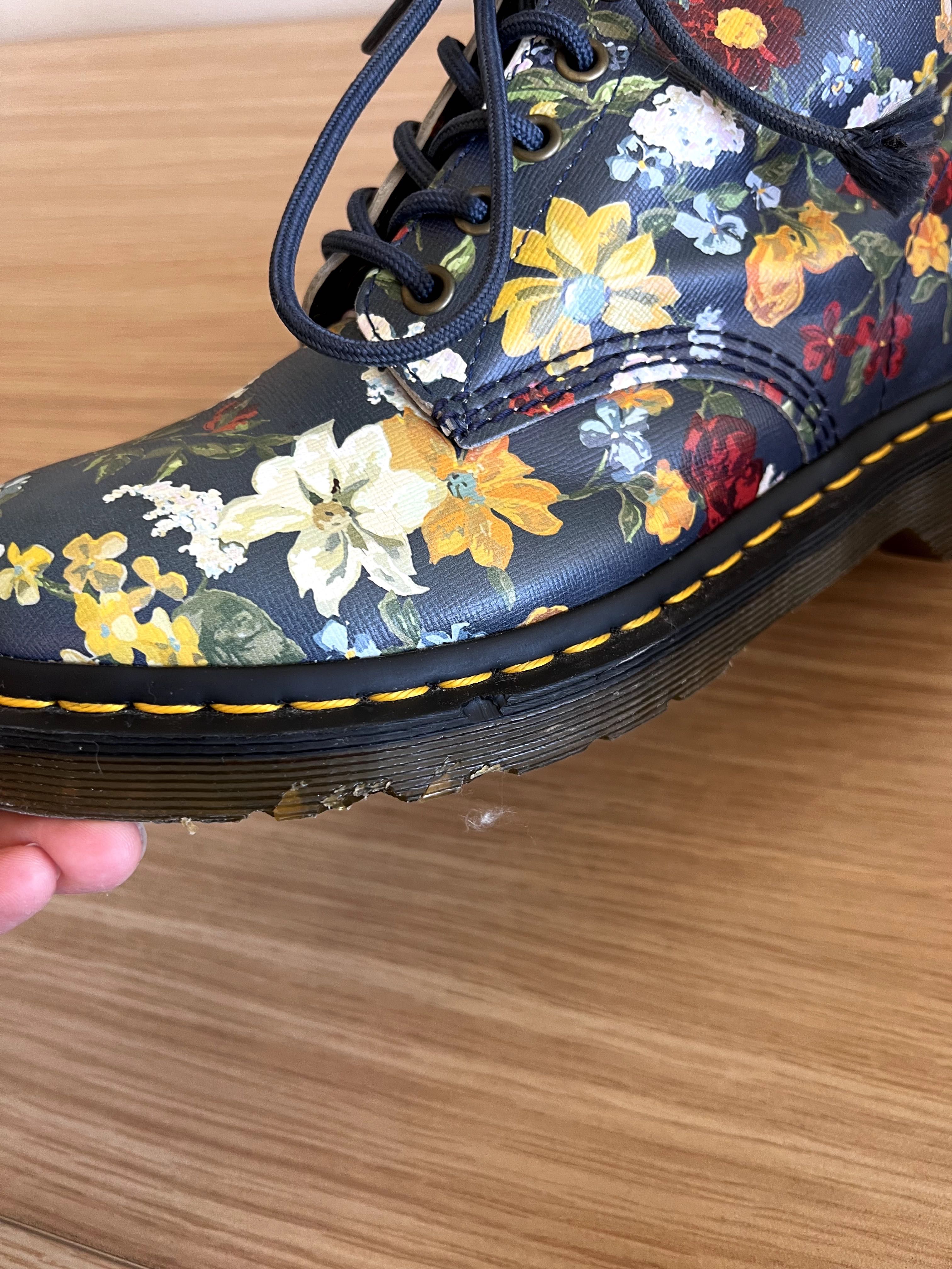 Dr. Martens флорални и цветни кубинки (на цветя)